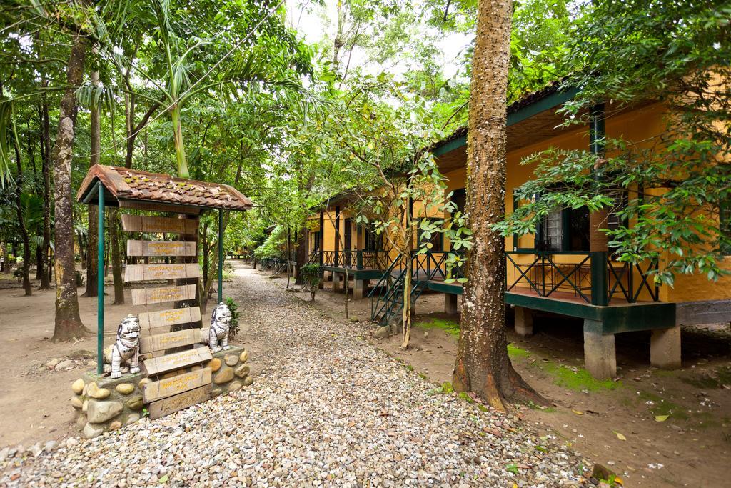 Maruni Sanctuary Lodge By Kgh Group Sauraha Exterior photo